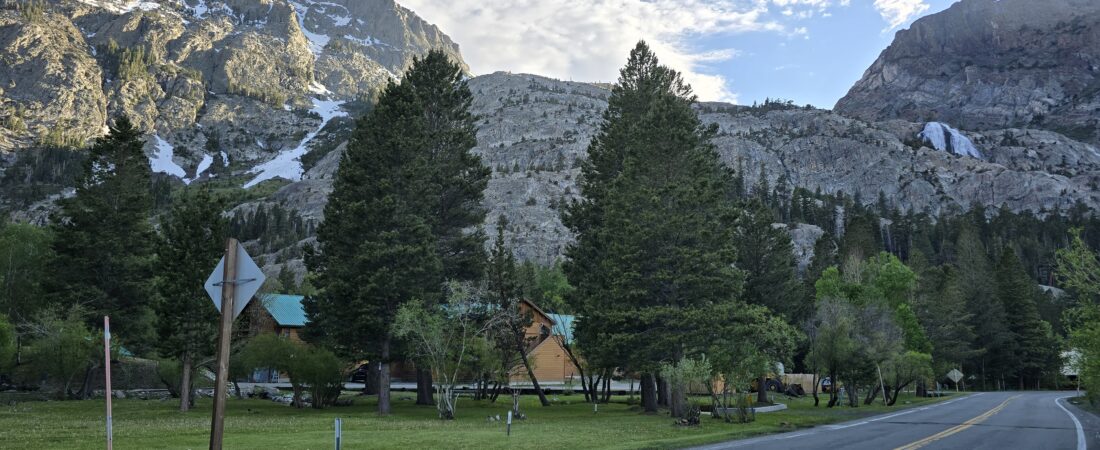Nie Spodziewałem Się Tego Znaleźć w Górach Kalifornii! 😳 Silver Lake, June Lake i Ukryty Wodospad